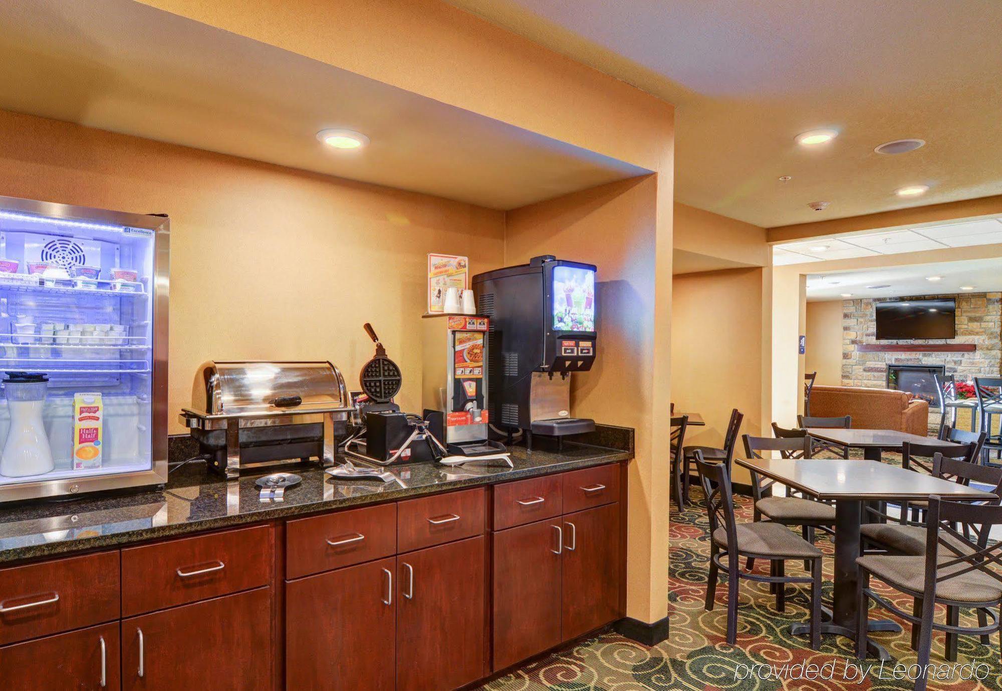 Cobblestone Hotel & Suites - Punxsutawney Exterior foto