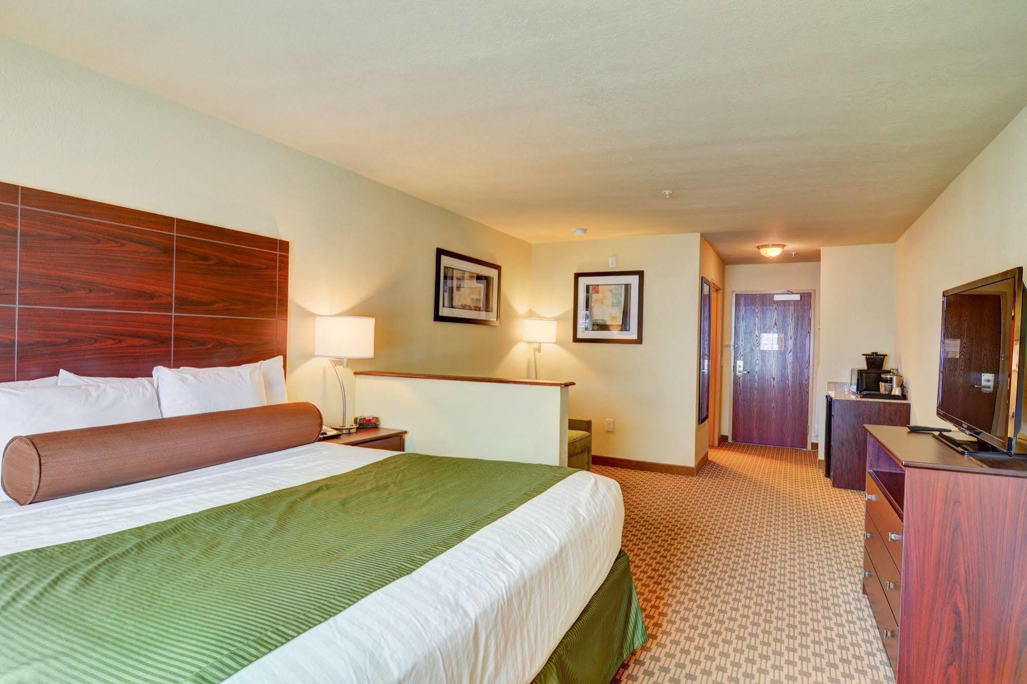Cobblestone Hotel & Suites - Punxsutawney Exterior foto