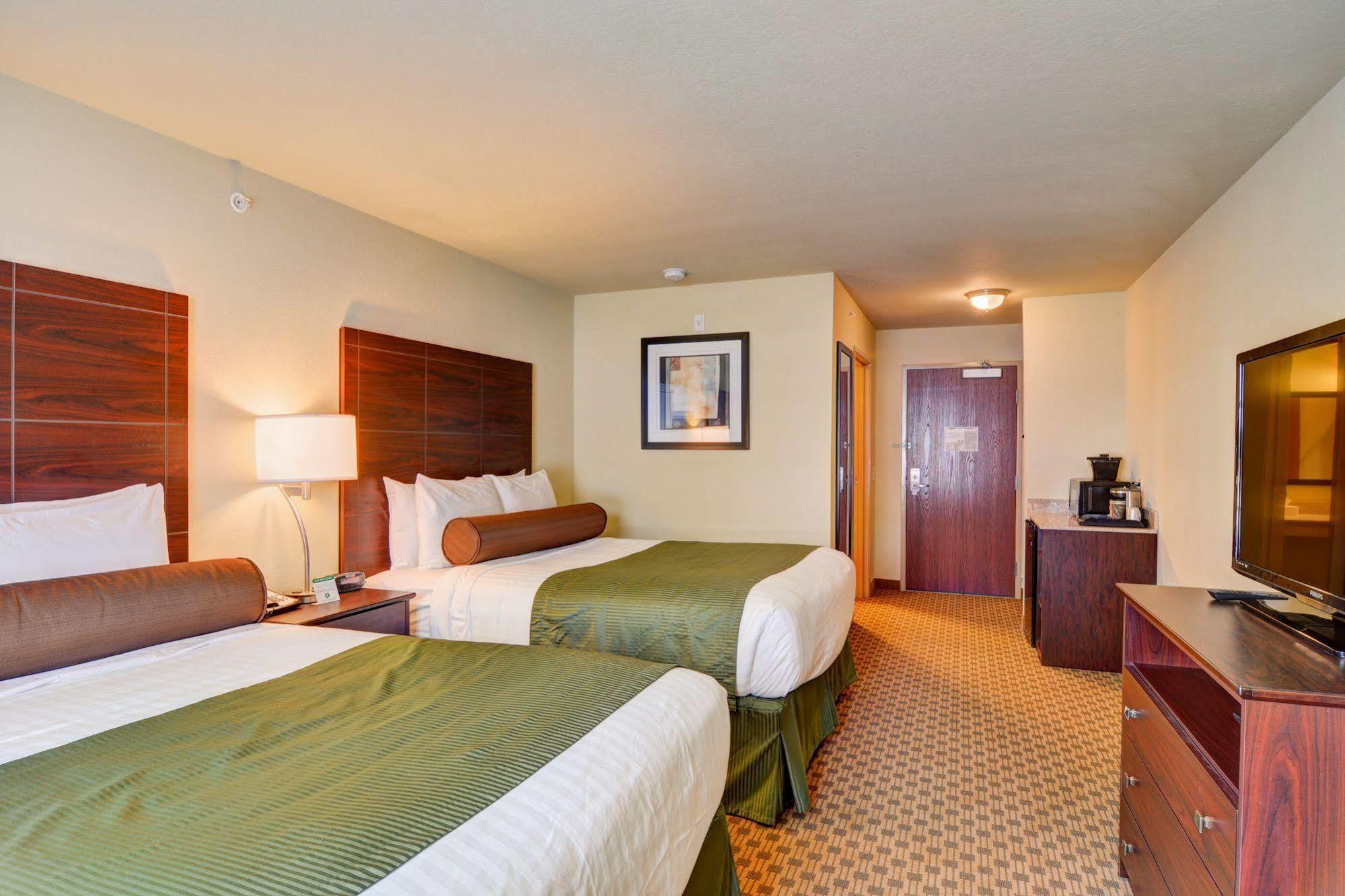 Cobblestone Hotel & Suites - Punxsutawney Exterior foto