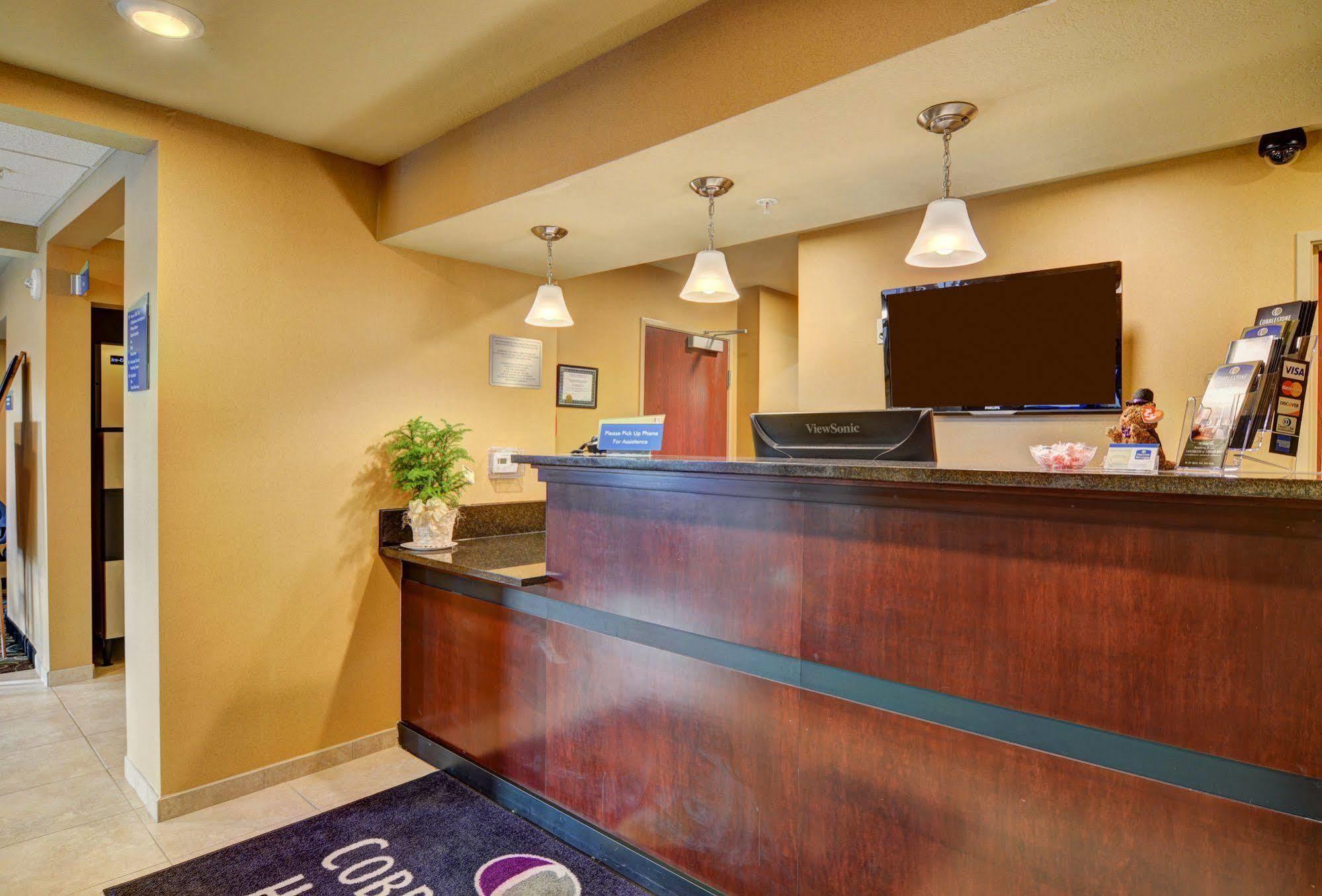 Cobblestone Hotel & Suites - Punxsutawney Exterior foto